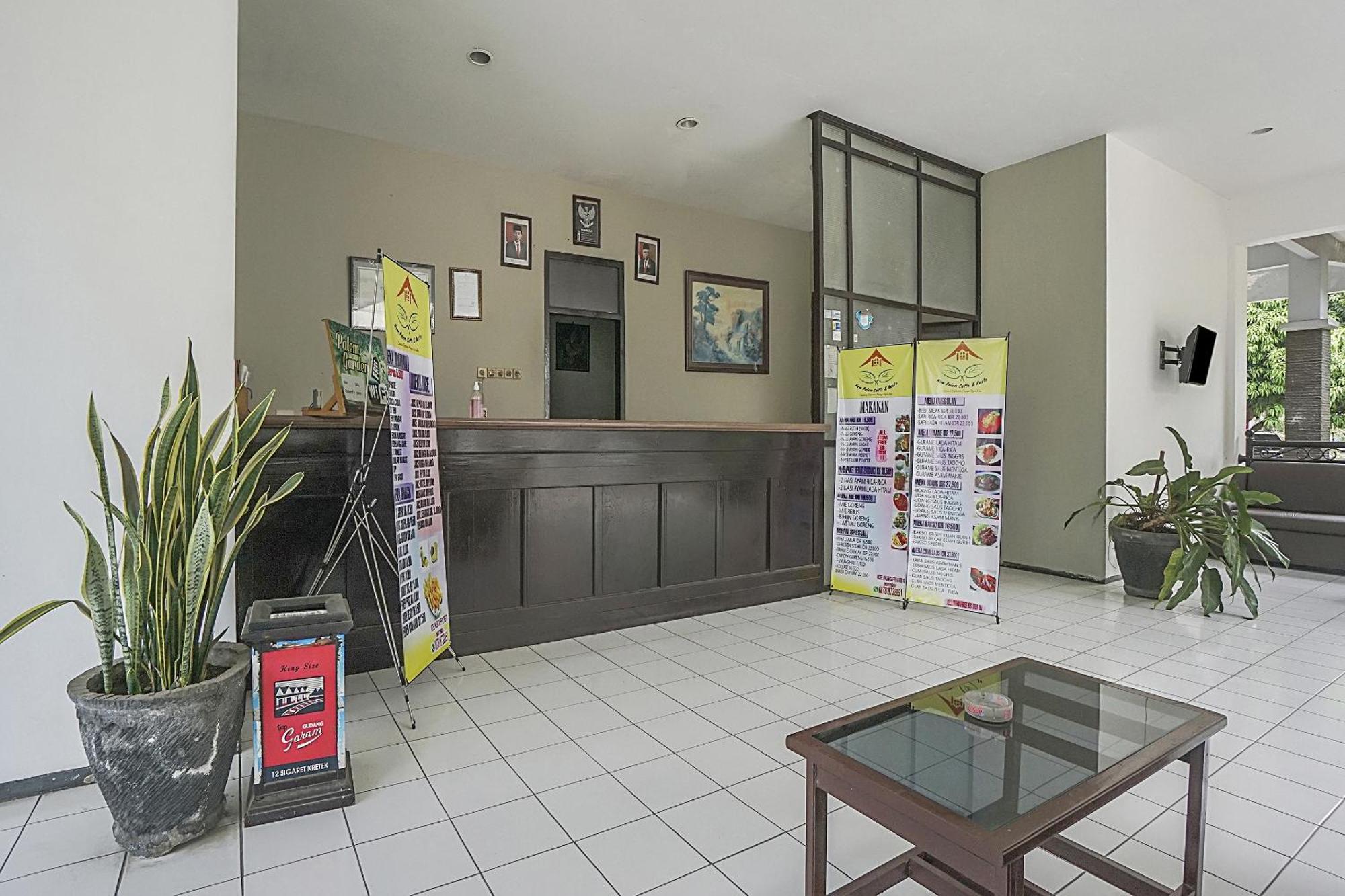 Oyo Life 90589 Palem Garden Hotel Tulungagung Exteriér fotografie