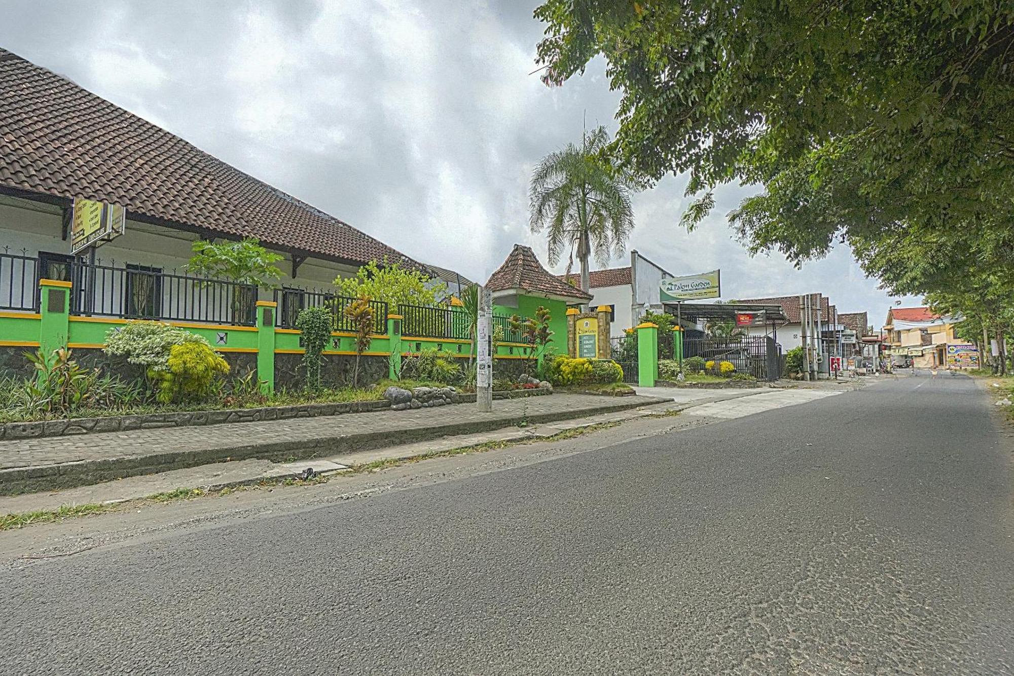 Oyo Life 90589 Palem Garden Hotel Tulungagung Exteriér fotografie