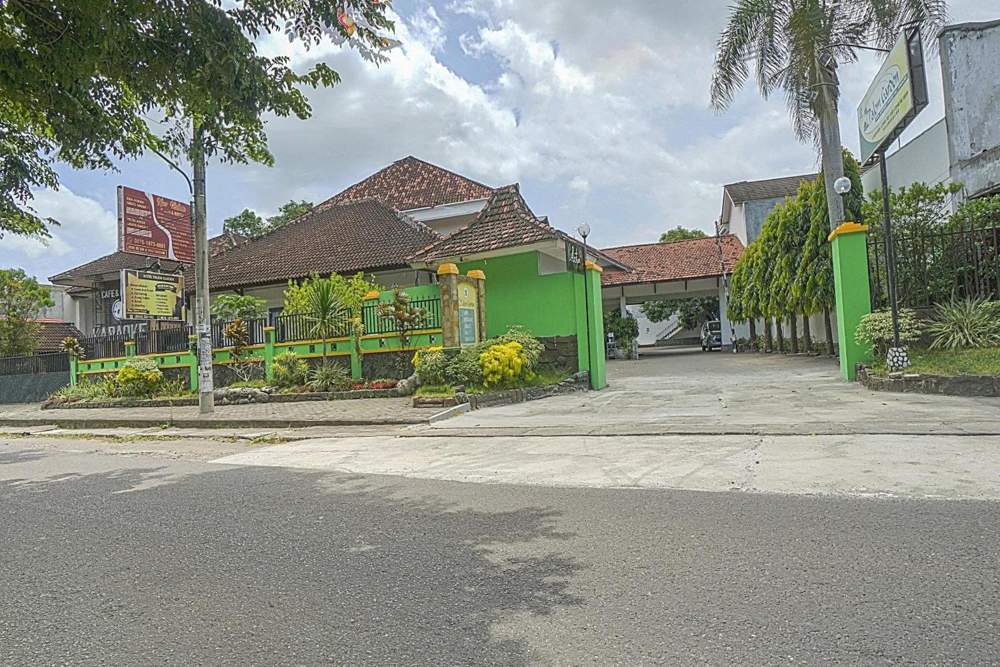 Oyo Life 90589 Palem Garden Hotel Tulungagung Exteriér fotografie